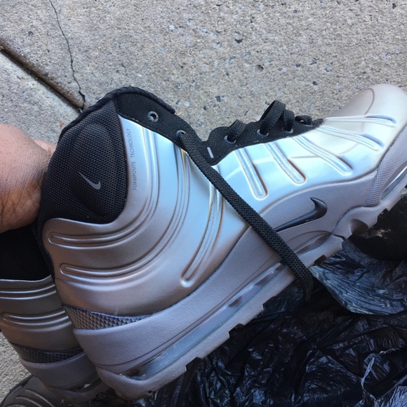 Shoes - Picture 2 of 3